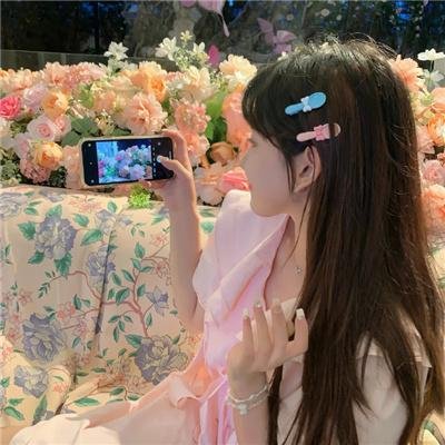 吃鸟食的男孩